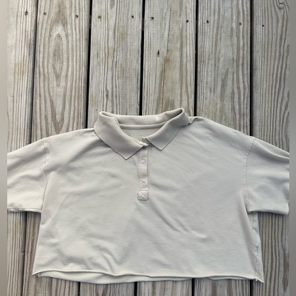 Offline by Aerie Beige Short Sleeve Cropped Polo Blouse Womens M Preppy - Picture 1 of 13